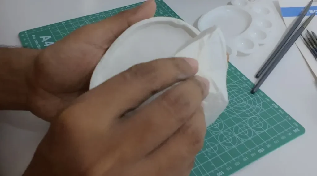 cleaning the tray before painting