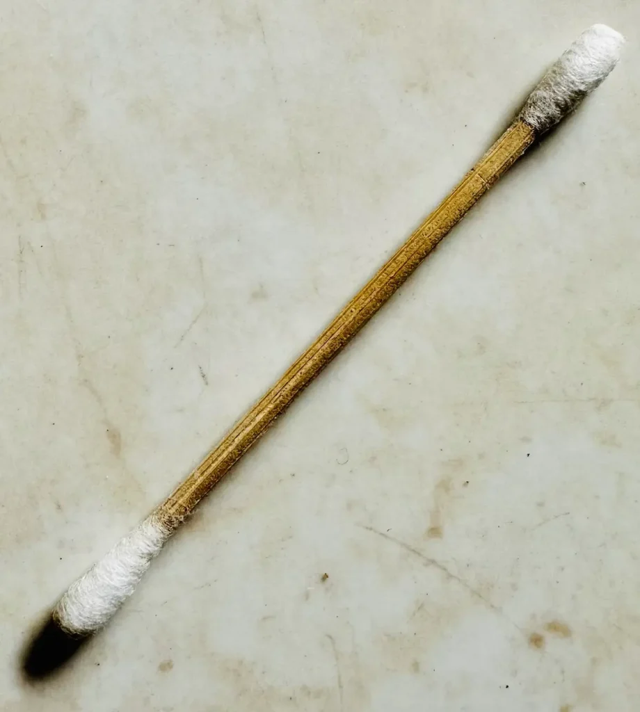 cotton ear cleanining bud