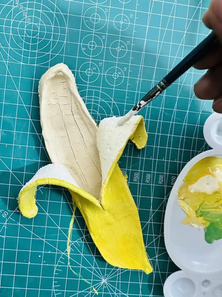 painting banana peel inside