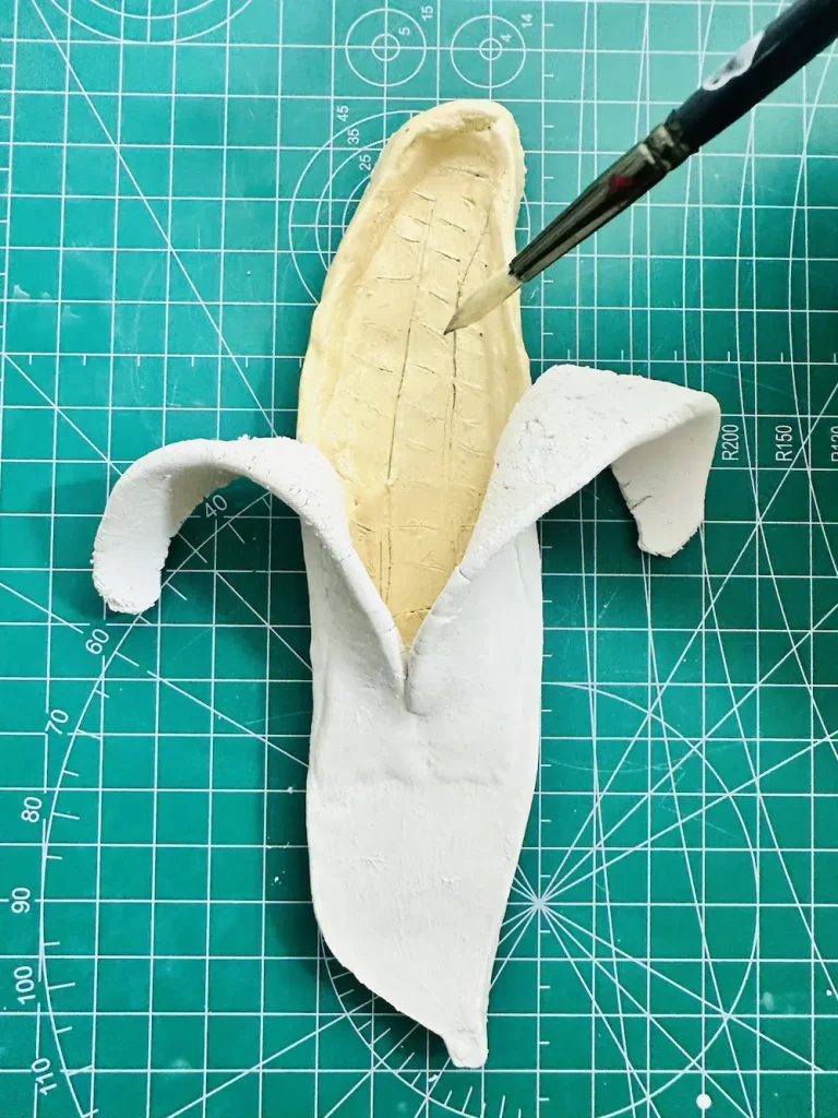 painting the banana flesh