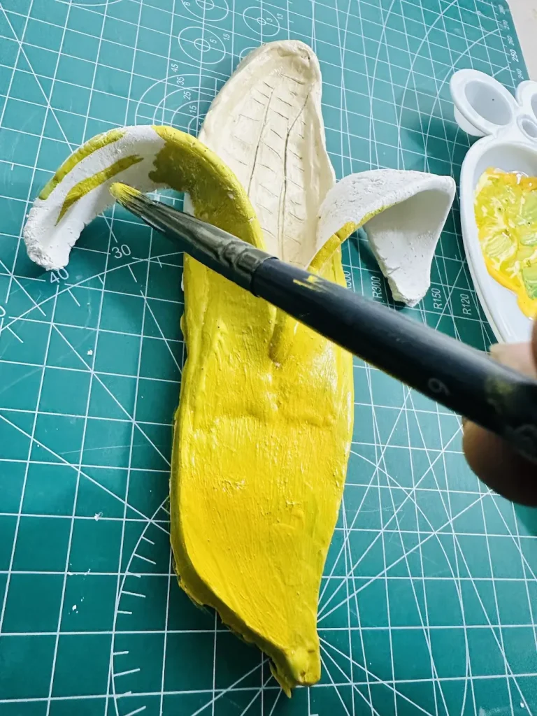 painting the banana peel