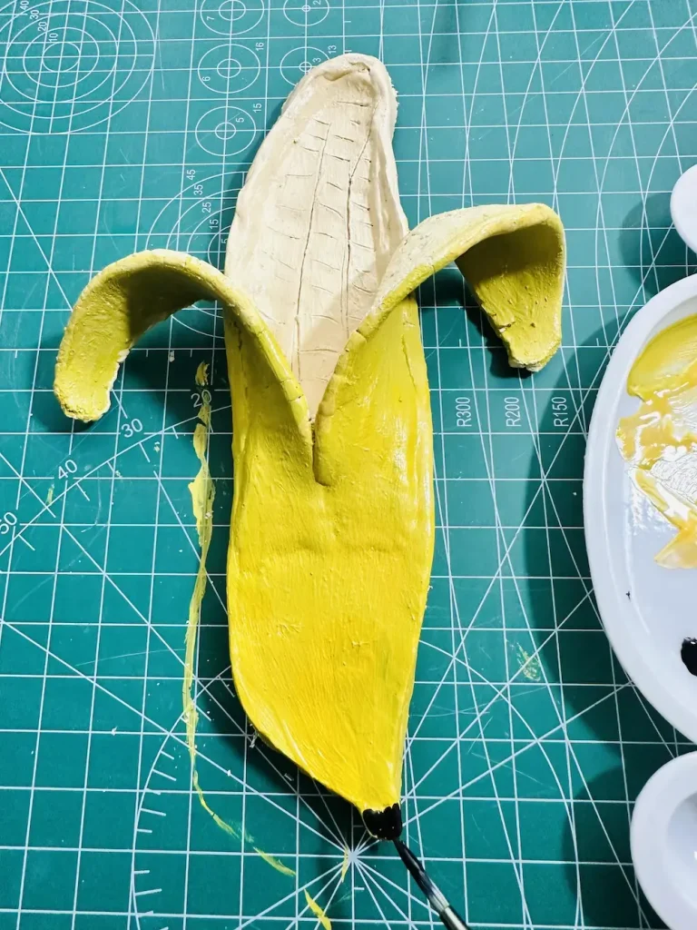 painting the banana stem
