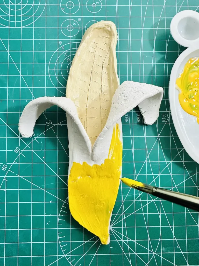 painting the banana tray base