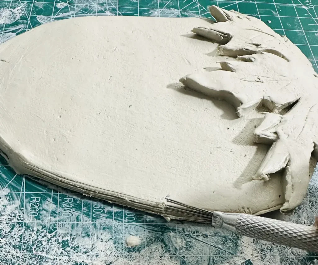 scoring around the tray base edge