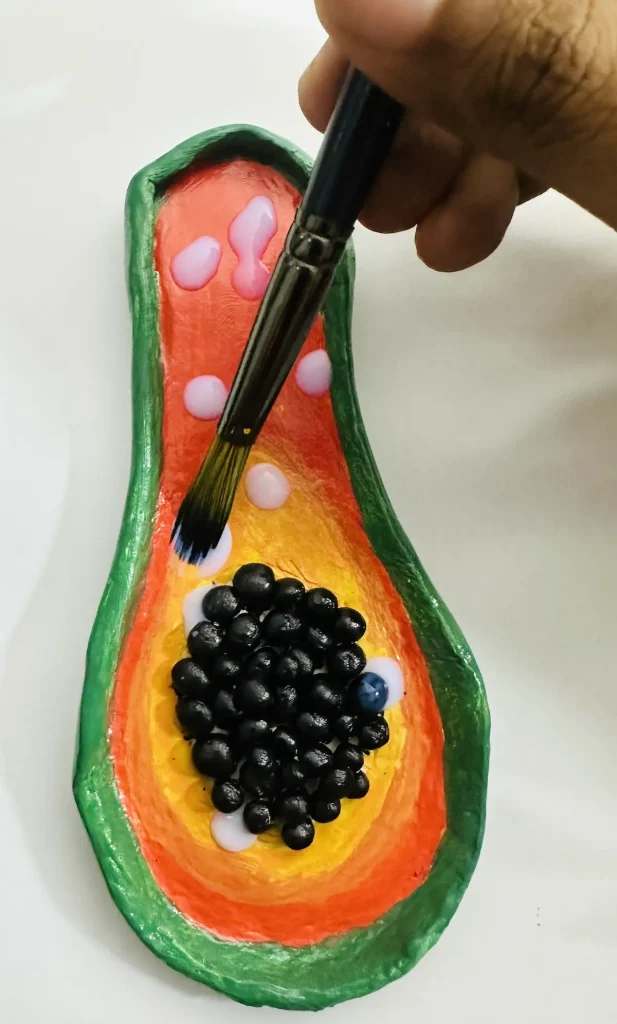 sealing the papaya tray