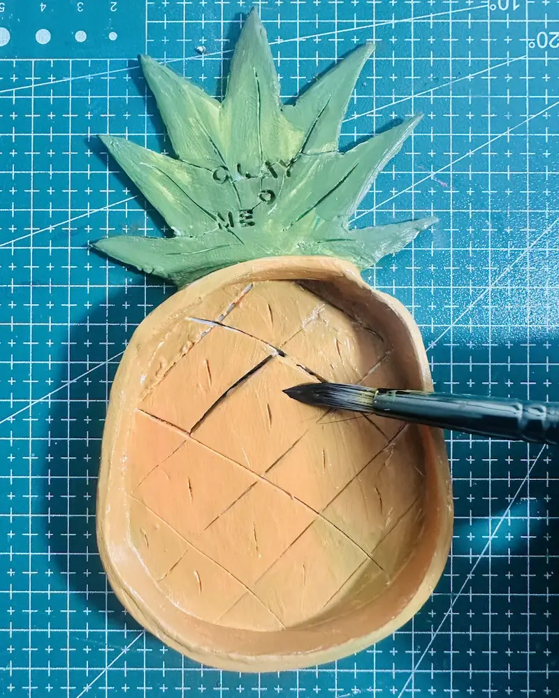 sealing the pineapple trinket tray