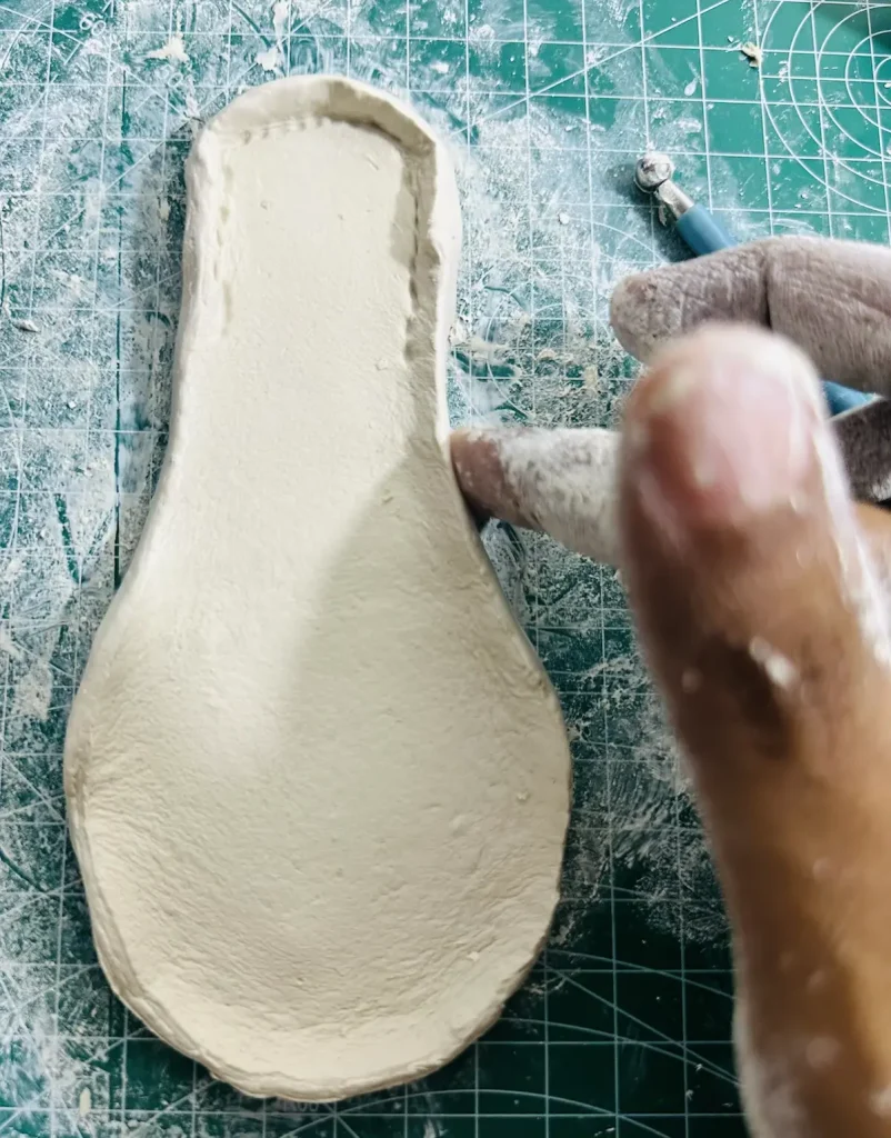 shaping the tray rim