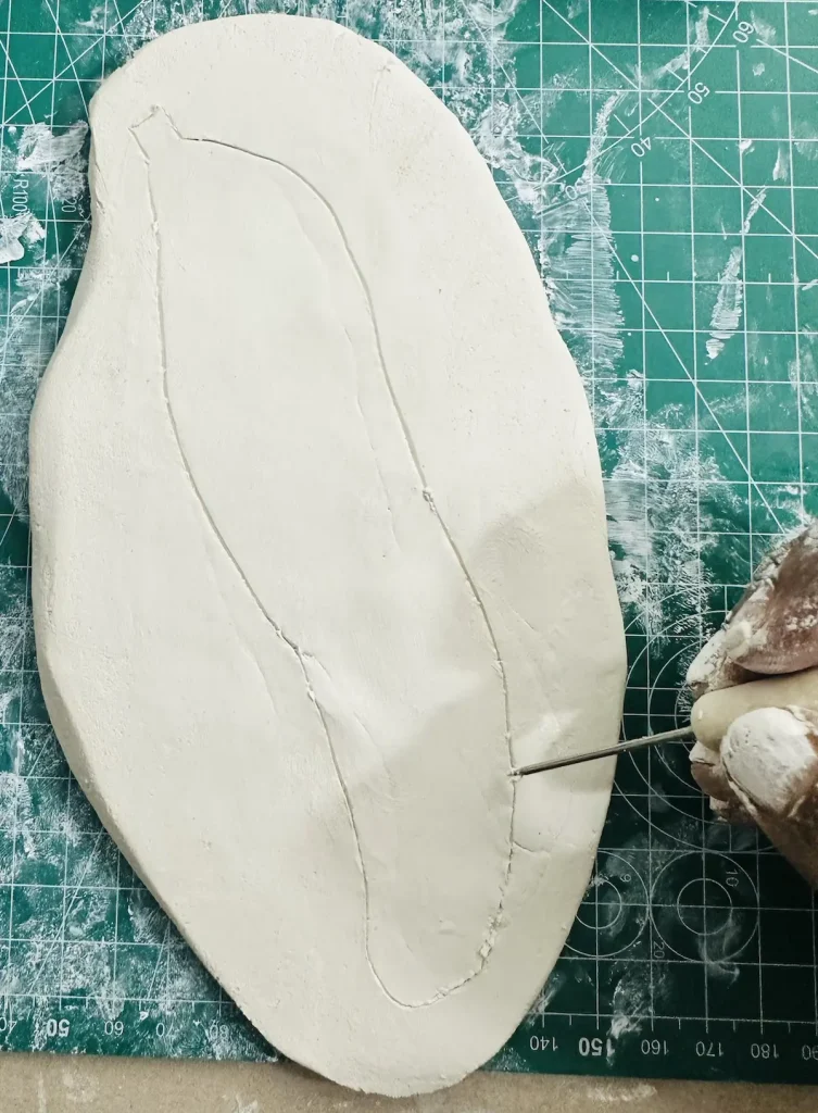 tracing the banana tray base shape