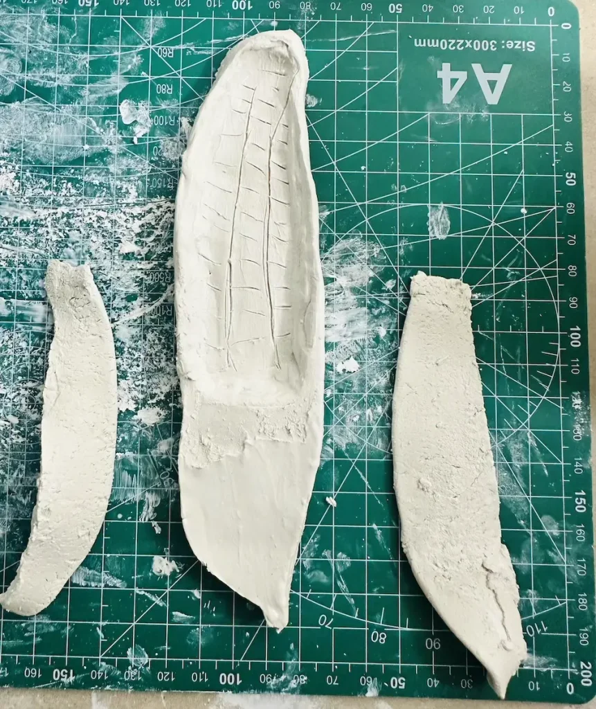 tray base with banana peels before attach