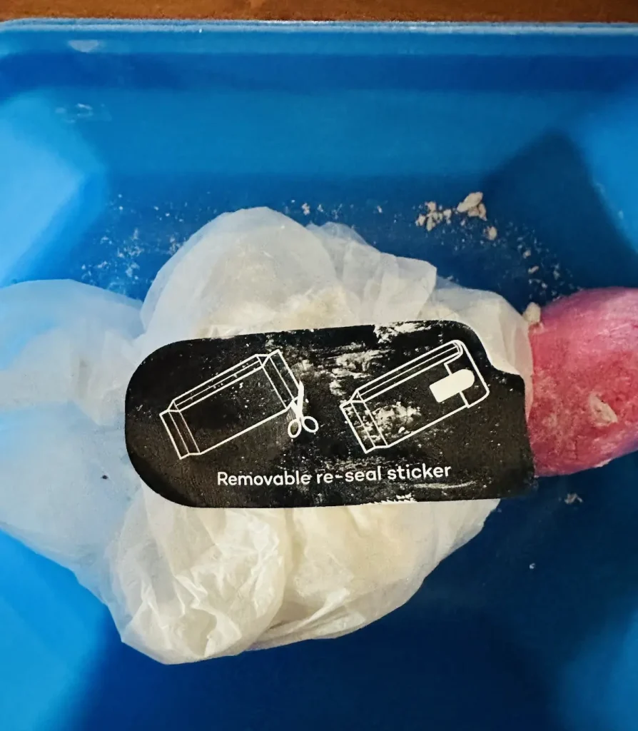 label comes with Mont Marte and DAS air dry clay resealable packages