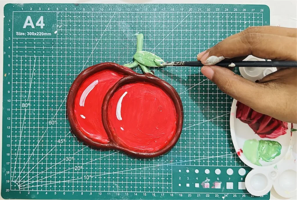 painting the leaf