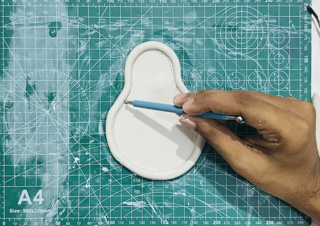 smoothing the joint seam