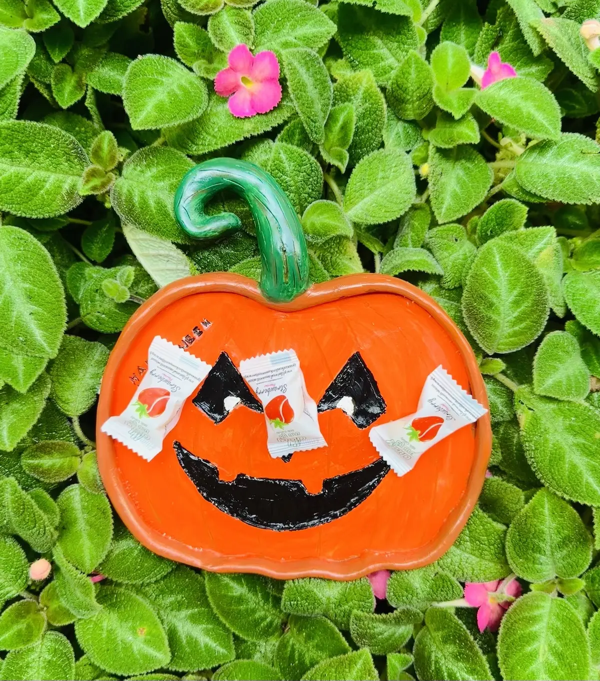 halloween pumpkin tray made with air dry clay
