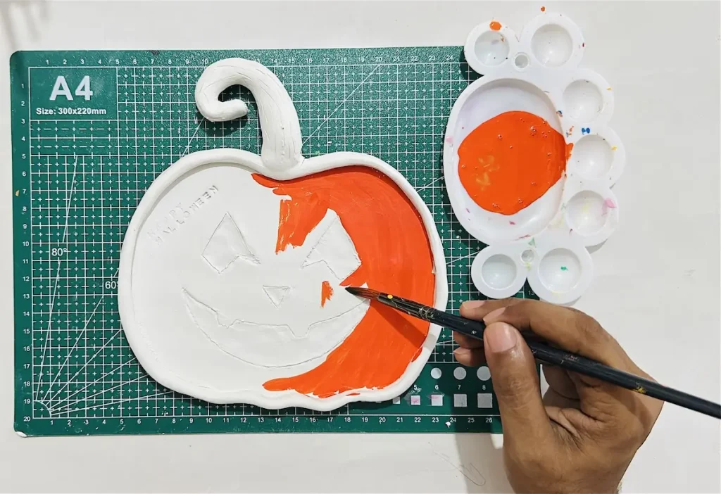 painting the tray base