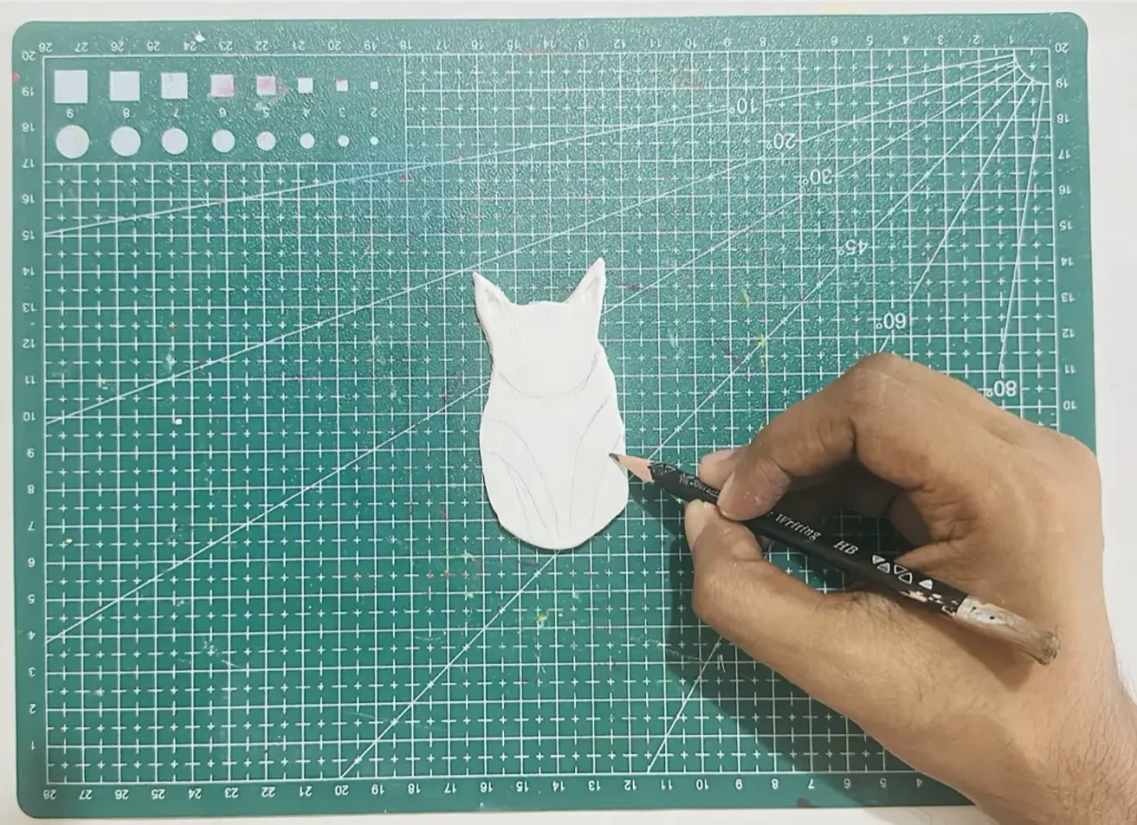 tracing the cat before painting